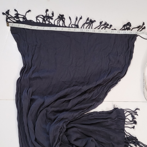 Scarf - Picture 2 of 4